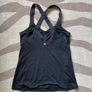 Lulu cross back workout tank. EUC